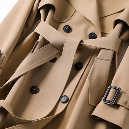 ELEGANTE TRENCH DALLO STILE SENZA TEMPO